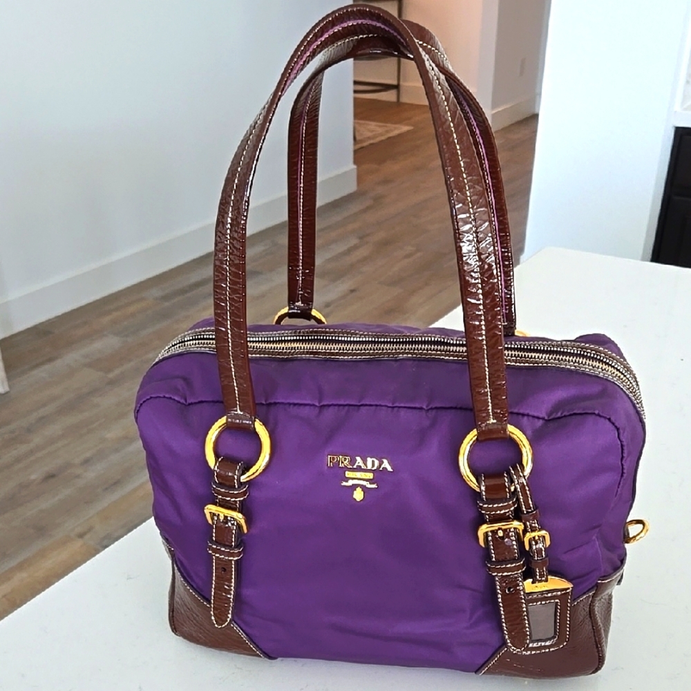 Prada bag nylon tessuto + Vernice color= Anemone  beautiful vintage top handle